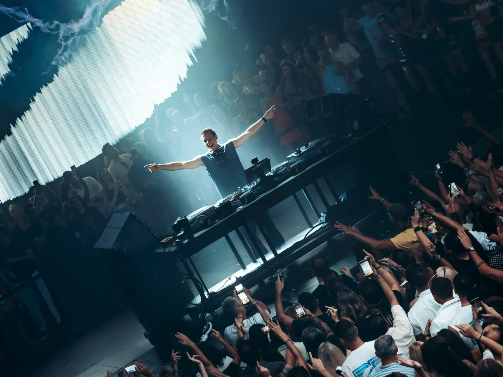Armin van Buuren [UNVRS] Ibiza, residencia 2026